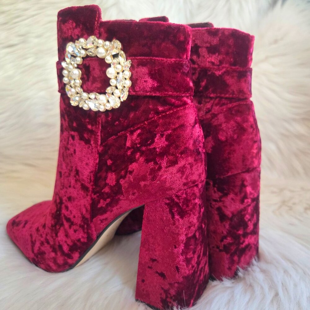 NEW JESSICA SIMPSON Embellished Buckle Crushed Velvet Block-Heel Booties Size 8